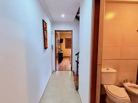 Depto Tipo Casa 4 ambientes con 2 baños