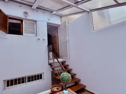 Depto Tipo Casa 4 ambientes con 2 baños