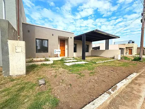 Casa en  Venta Barrio del Golf  - Villa Nueva