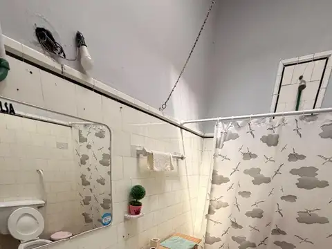 Casa 5 ambientes con 1 baño
