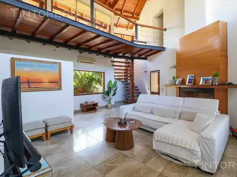 Casa 6 ambientes con 3 baños