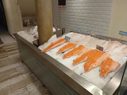 Excelente Pescaderia para continuar trabajando en Belgrano.