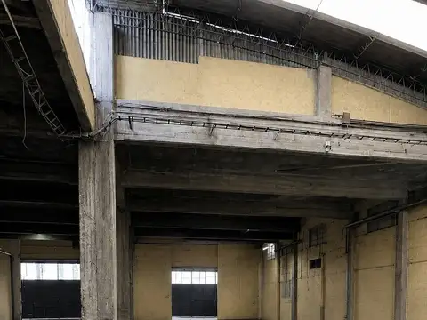 En Venta Galpón De 1200 M2 Con Local, La Tablada
