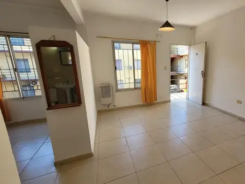 Departamento un ambiente con cochera en Venta - Morón