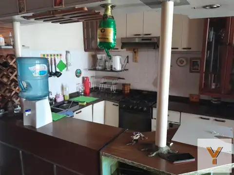 Casa 7 ambientes con 3 baños