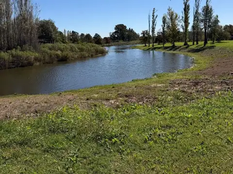 Lote a la laguna en venta en Campo Cardales, Cardales