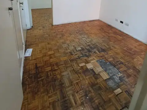 Departamento monoambiente dividido a Refaccionar Luminoso