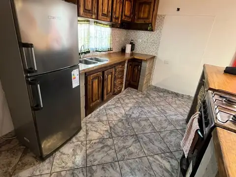 Casa 3 ambientes con 1 baño