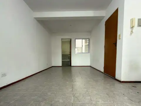 Departamento en Alquiler en República De La Sexta, $ 300.000