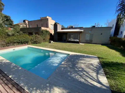 Casa de 2 dormitorios y pileta en El casco Country Club