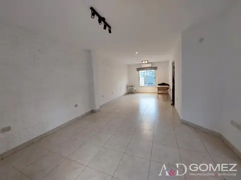 Depto Tipo Casa 4 ambientes con 1 baño