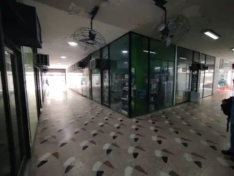 Venta Local comercial en galería Microcentro