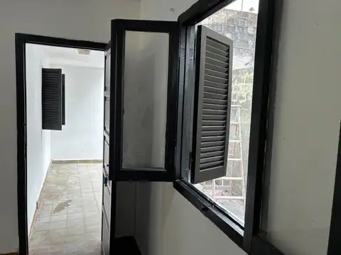Depto Tipo Casa 5 ambientes con 1 baño