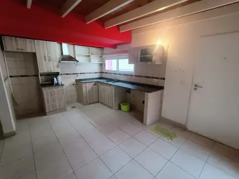 Depto Tipo Casa en Alquiler de 3 ambientes