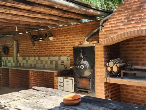 SE ALQUILA HERMOSA CASA