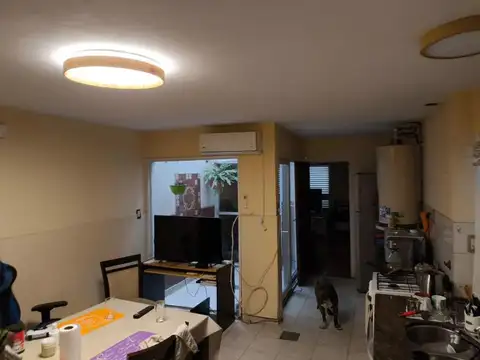 Casa 5 ambientes con 2 baños