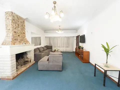 Iguazú 80 - Casa en venta de 3 dormitorios - Rosario, Barrio Industrial