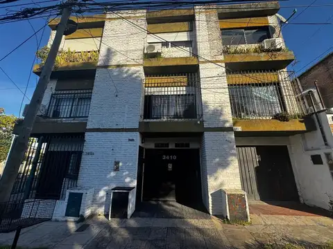 DUPLEX 2 PLANTAS 3 AMBIENTES, PATIO, COCHERA, OLIVOS!