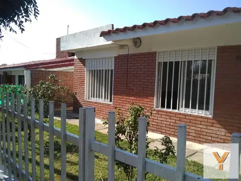 Casa en venta - 2 Dormitorios 1 Baño - 450Mts2 - Carlos Paz