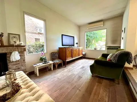 Casa en Venta en Los Angeles Village, USD 230.000