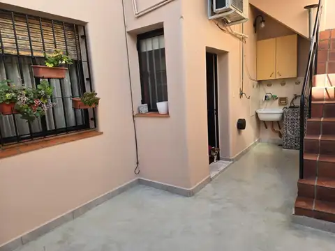 Depto Tipo Casa en Venta en Villa del Parque, USD 260.000