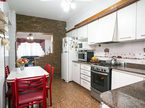 Depto Tipo Casa en Venta de 5 ambientes