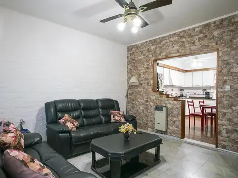 Depto Tipo Casa 5 ambientes con 3 baños