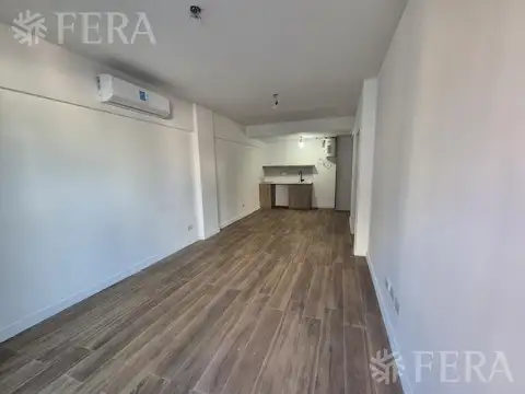 Venta departamento 1 ambiente con balcón en Coghlan