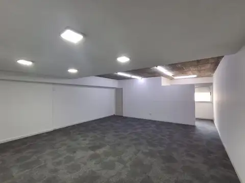 Oficina 2 ambientes con 3 baños