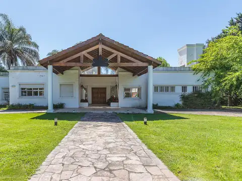 Casa 4 ambientes con 4 baños