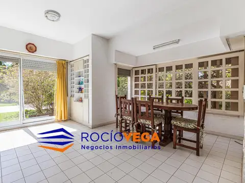 Casa en Venta con 4 cocheras
