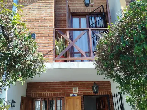 Depto Tipo Casa en Venta con 1 cocheras