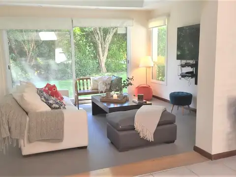 Casa 7 ambientes con 4 baños