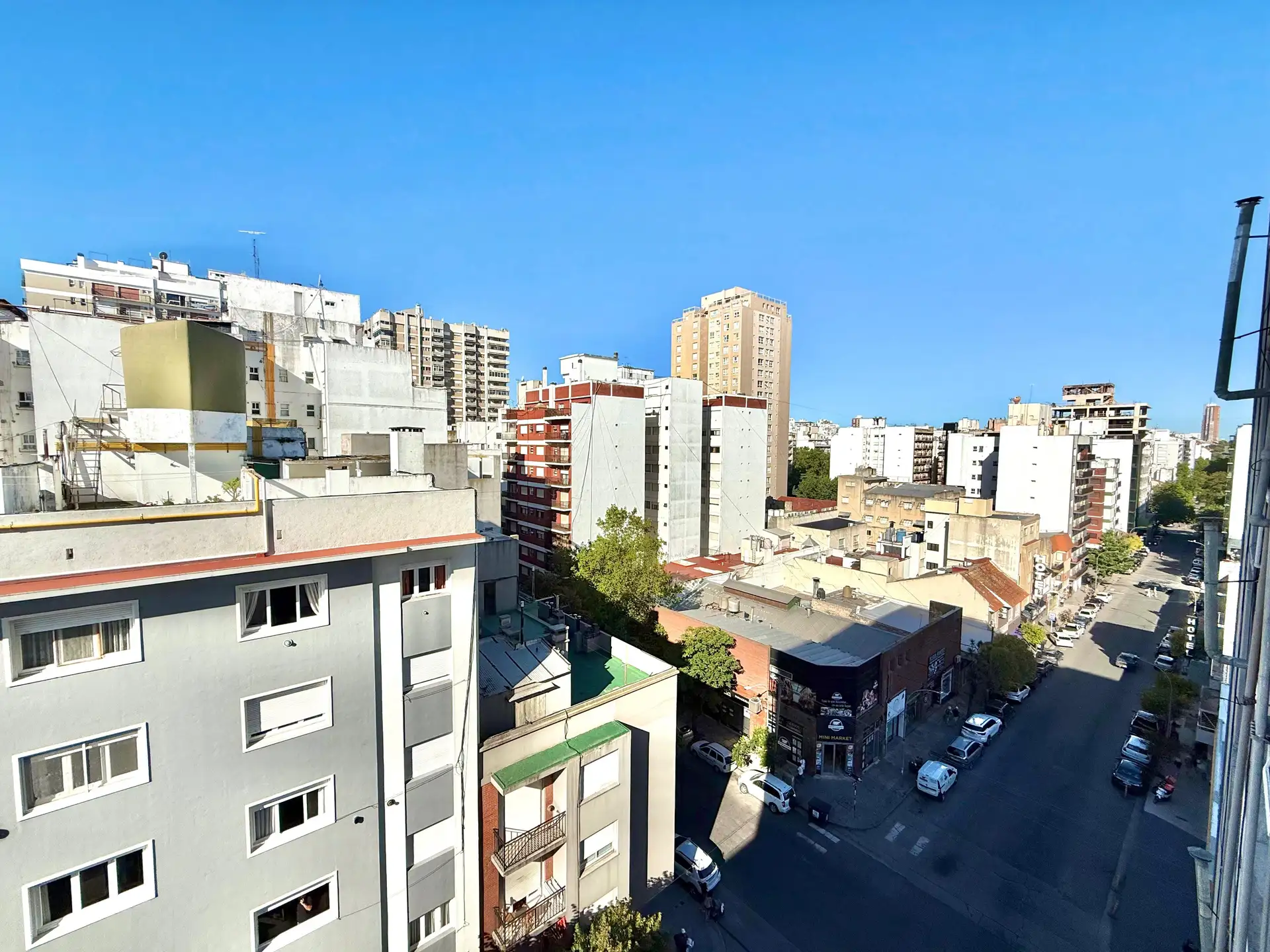 Departamento 2 amb reciclado con balcón francés — Plaza Colón