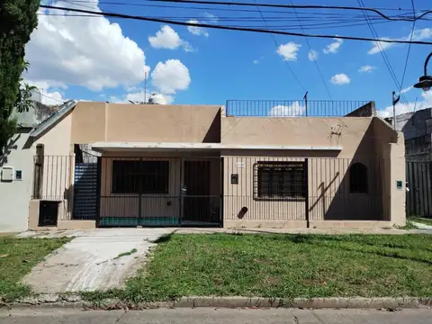 Oportunidad 150 m² totales en zona I1 a una cuadra de Mitre