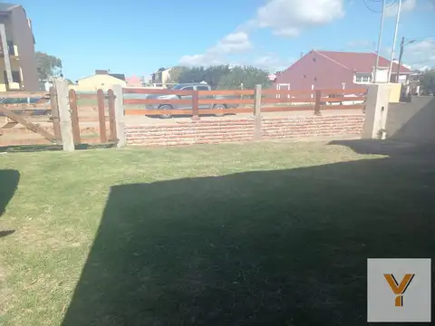 Casa 3 ambientes con 1 baño