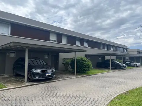Avenida de los Lagos 2800