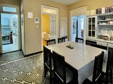 Casa en Venta Modernizada 4 Ambientes con patio en Tigre Centro