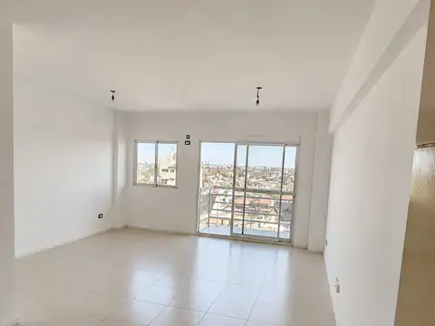 MONOAMBIENTE al frente 34 M2  CON BALCON - Oportunidad - - LUMINOSO  - buen estado general 7 AÑOS ANTIG
