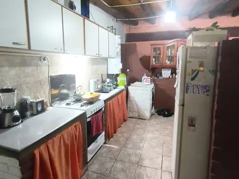 Casa 4 ambientes con 1 baño