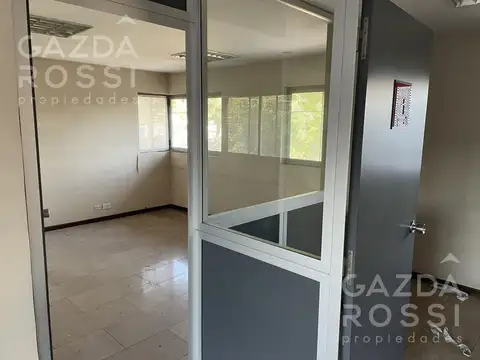 Oficina en Venta con 5 cocheras