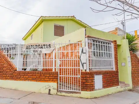 VENTA DUPLEX 2 DORMITORIOS + LOCAL