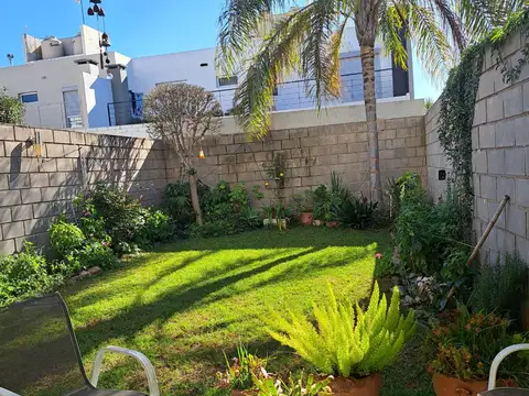Depto Tipo Casa en Venta de 4 ambientes