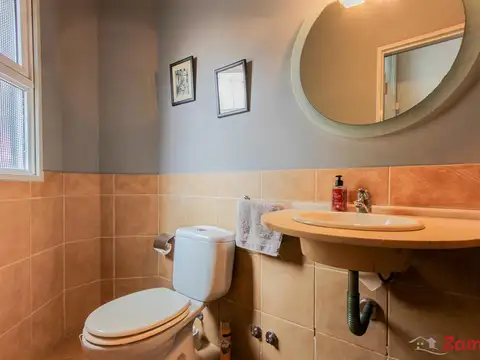 Casa 5 ambientes con 2 baños
