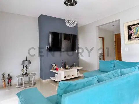 VENTA CASA CASCO DE ALVAREZ- 4 AMBIENTES- PARQUE -PILETA