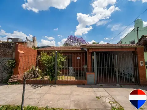 ALQUILER CASA 3 AMB AMPLIA CON JARDIN MERLO CENTRO