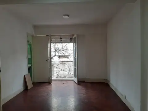 GENEROSO MONOAMBIENTE, MUY CÓMODO!
