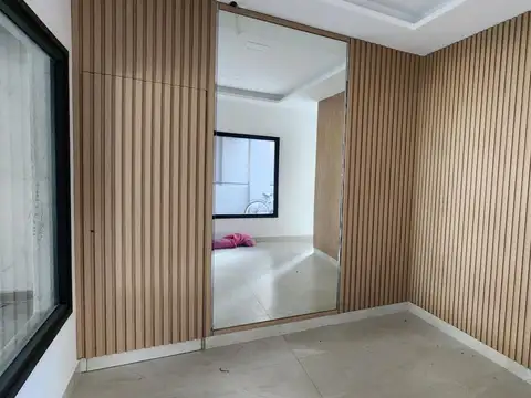 DEPARTAMENTO DE 2 AMBIENTES CON COCHERA