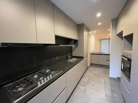 Departamento en Alquiler en Cerro De Las Rosas, USD 1.900
