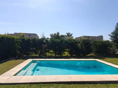 Casa en Venta con 4 cocheras